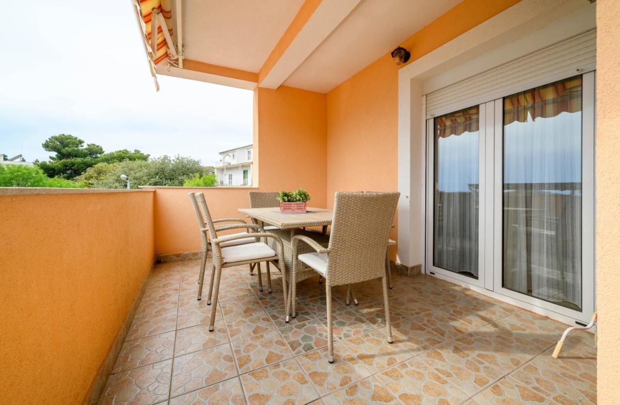 Apartment Malibu Жаборич Екстериор снимка