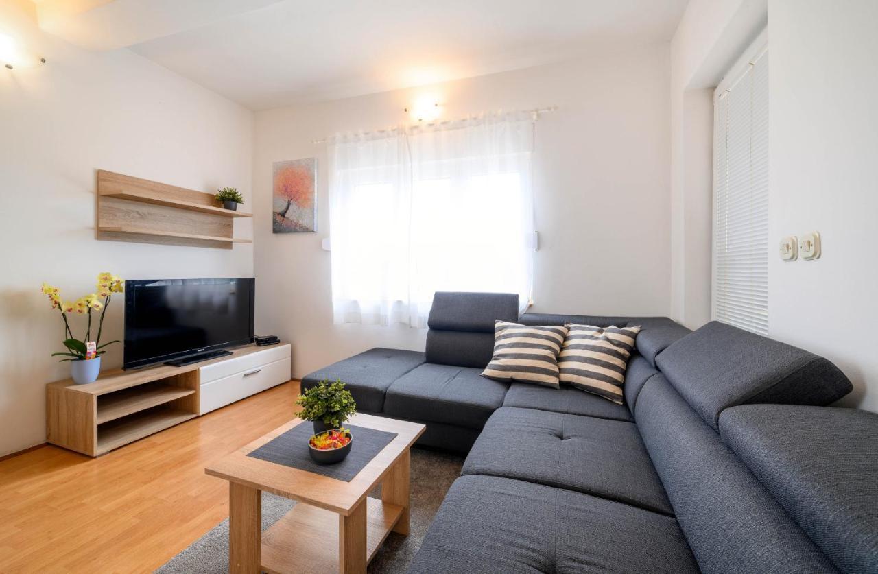 Apartment Malibu Жаборич Екстериор снимка